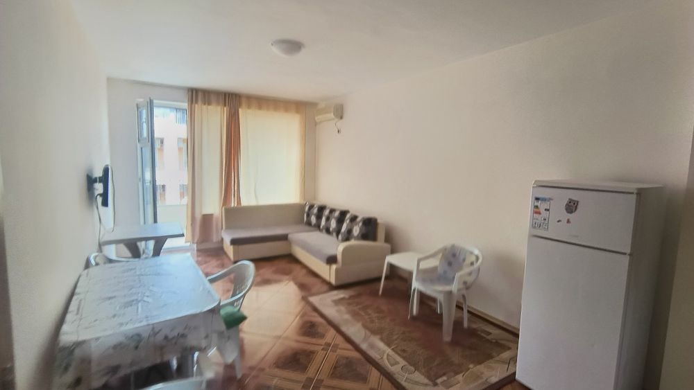 Продава се Двустаен апартамент в к.к. Слънчев бряг - 63 кв.м за 1032 €/кв.м - Снимка #2