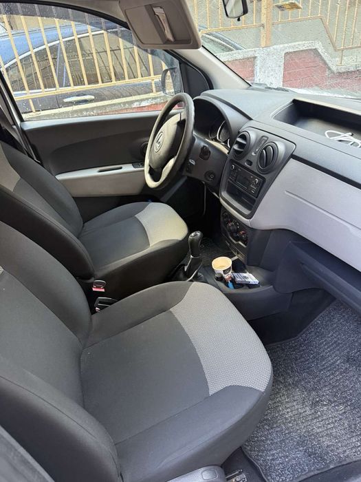 Продавам Дачия Докер