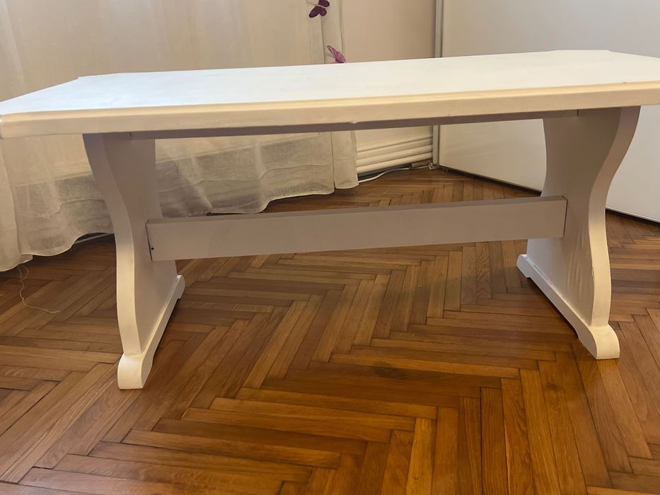 Vând măsuță de lemn