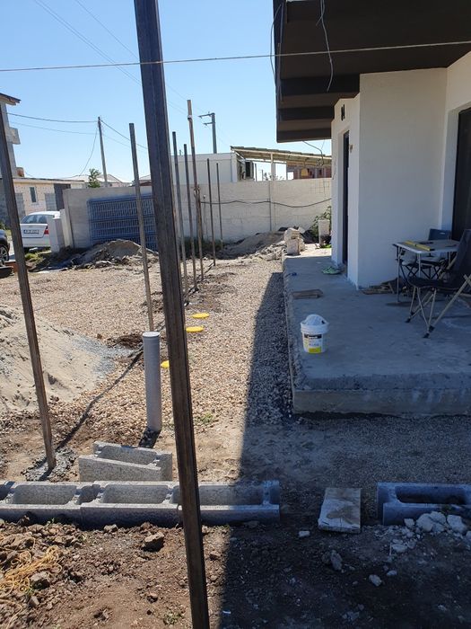 Împrejmuiri / Gard / porți / gradini / terenuri /