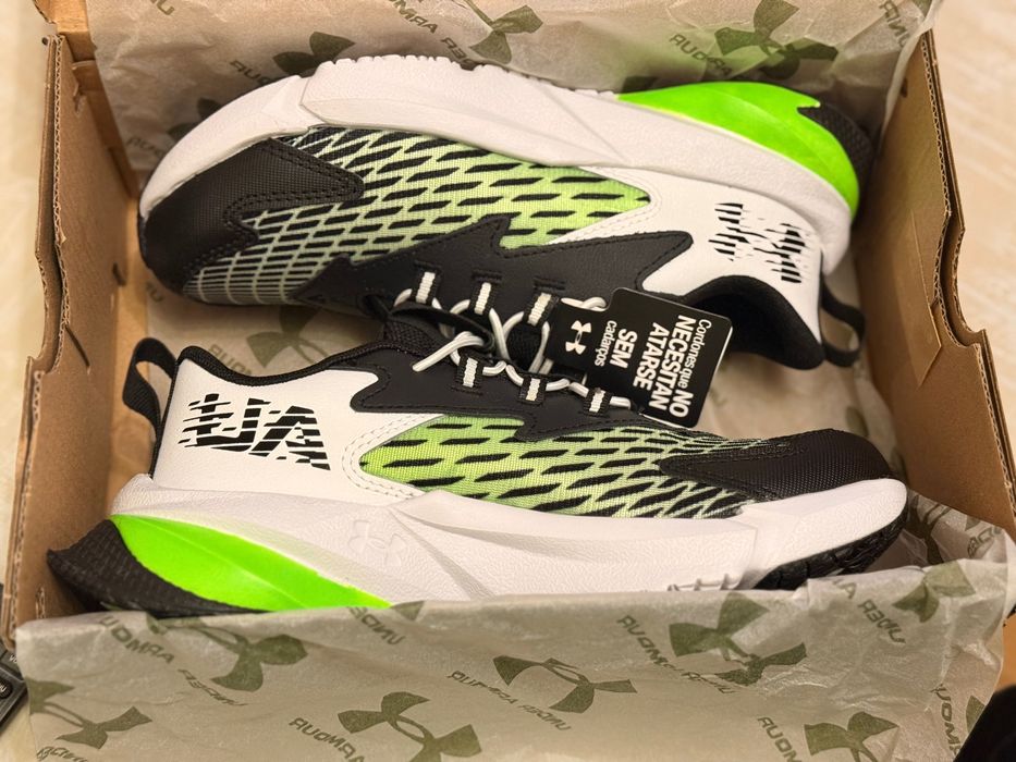 маратонки Under Armour