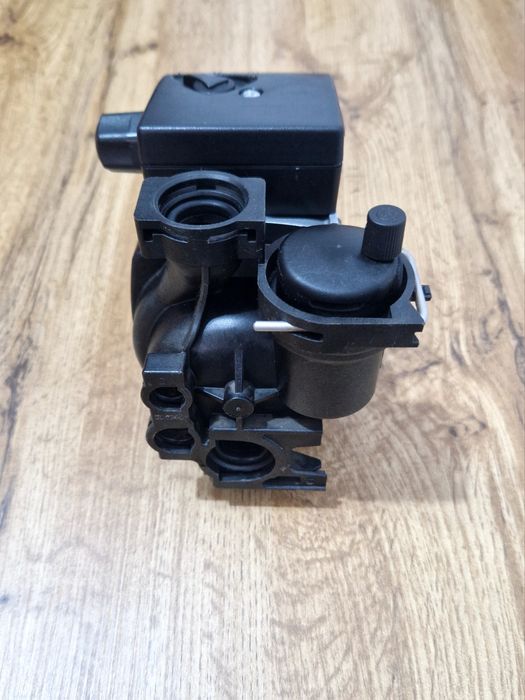 Pompă  UPS 15-60 și Placă afișaj Centrale Motan