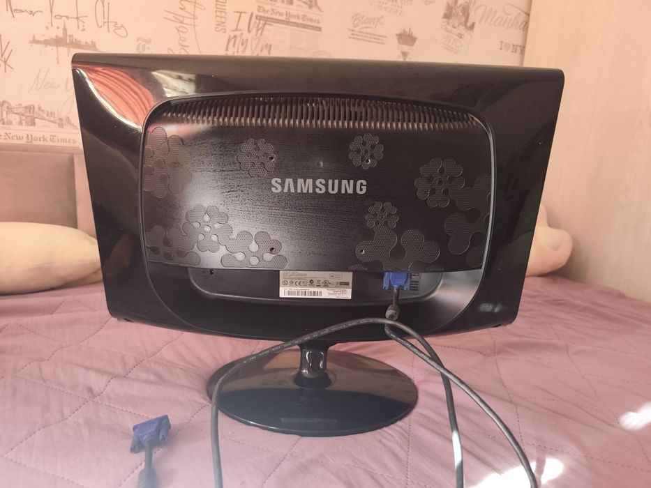 Монитор Samsung SyncMaster 2233SN, 22", Full HD