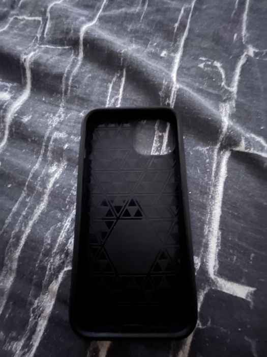 Vând husă de iphone 13