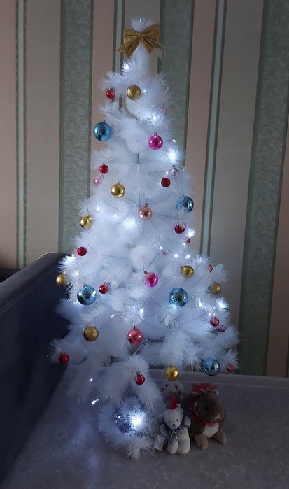 Белоснежный Елка