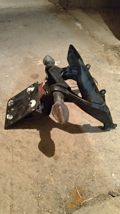 Honda Сbr 600 rr стойка номер капак задна седалка