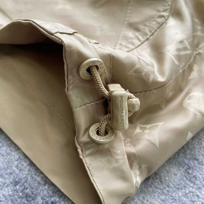 Geaca Louis Vuitton reversibila-diferite modele