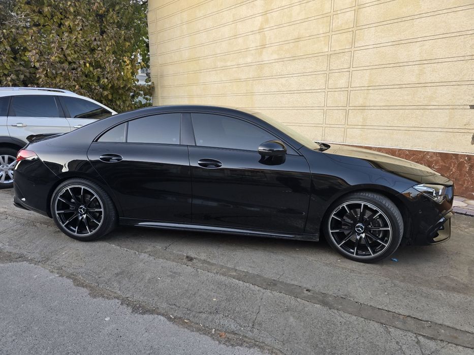 Mercedes benz GLA 200