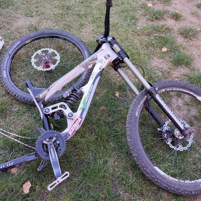 Bicicleta cu bascula rupta