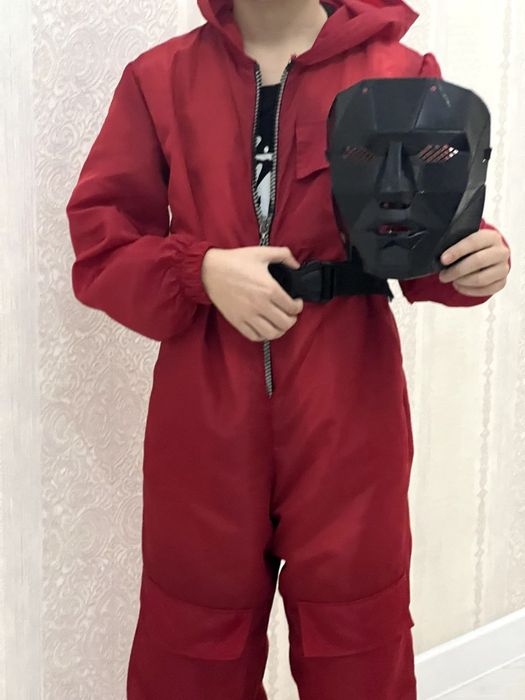 Костюм охранника из “Игры в кальмара”