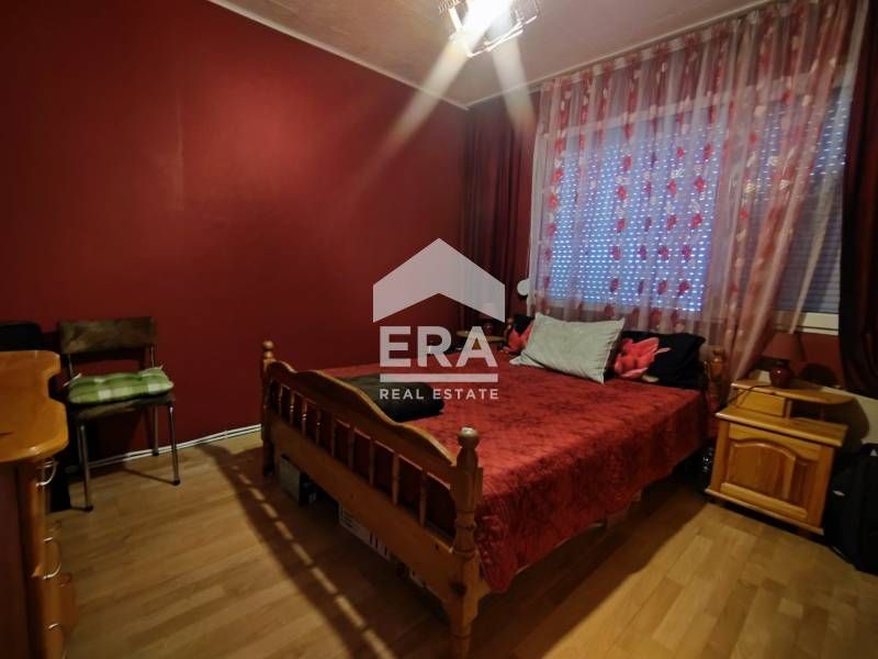 Страхотен обзаведен тристаен апартамент кв.Бадема