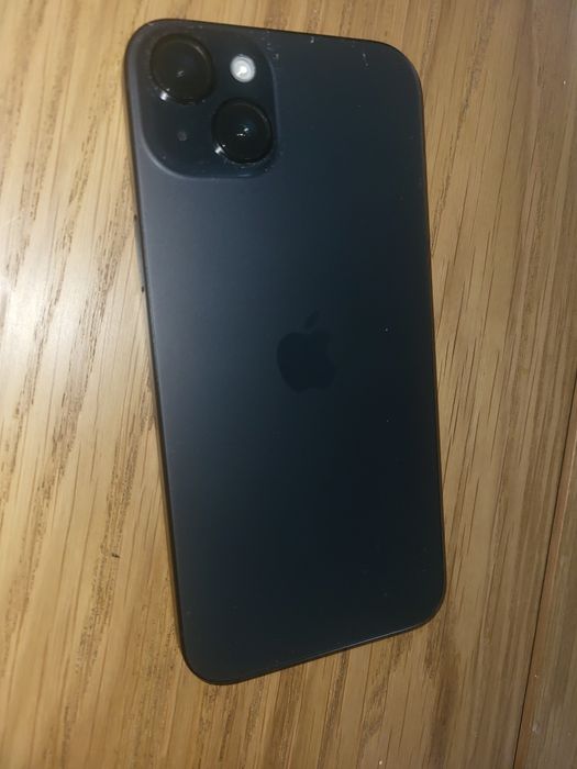 Продавам Айфон 15 плюс