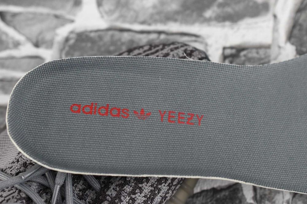 Маратонки Adidas Yeezy boost - нови 45 1/2