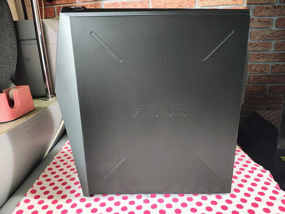 Carcasa PC Asus Strix cu Sursa 500W Chicony .