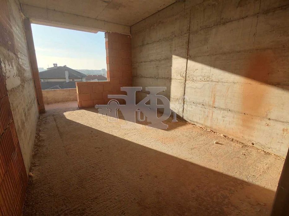 Продава се Тристаен апартамент в Добрич, Христо Ботев - 102 кв.м за 920 €/кв.м - Снимка #4