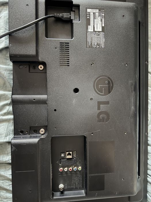 Televizot Led LG model 32LA6130  HD in stare perfecta de functionare