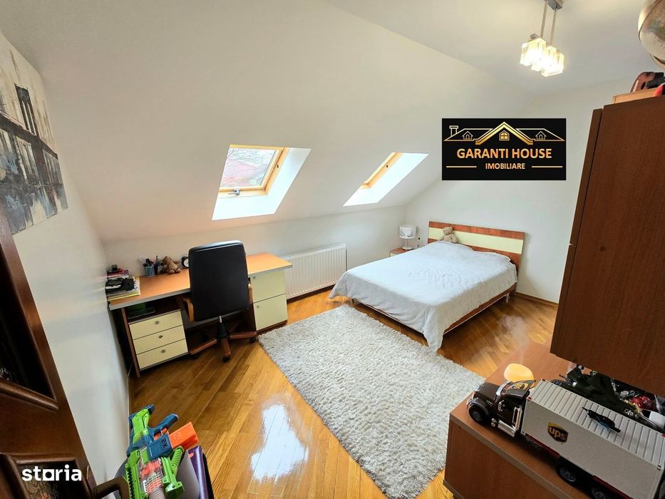 Zona Hollosy Simon, casa P+M, 370 mp teren, 360 000€