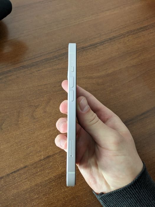 Продам iPhone 13 128gb 82%