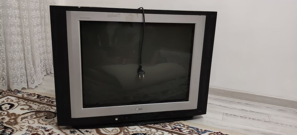 Телевизор LG сатылады срочно