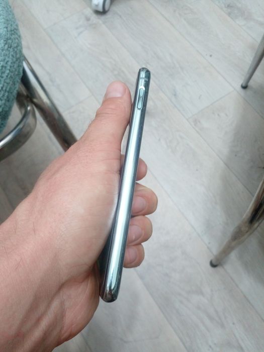Телефон смартфон samsung s10e