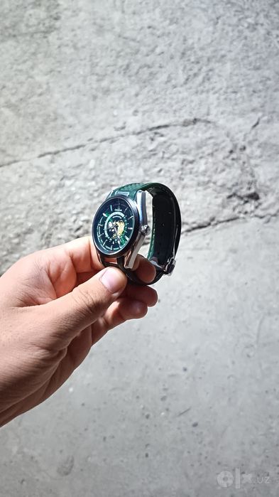 Omega soat sotiladi