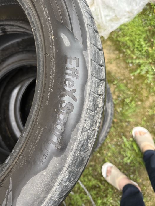 Шины 235/55/20 б/у проехали один сезон