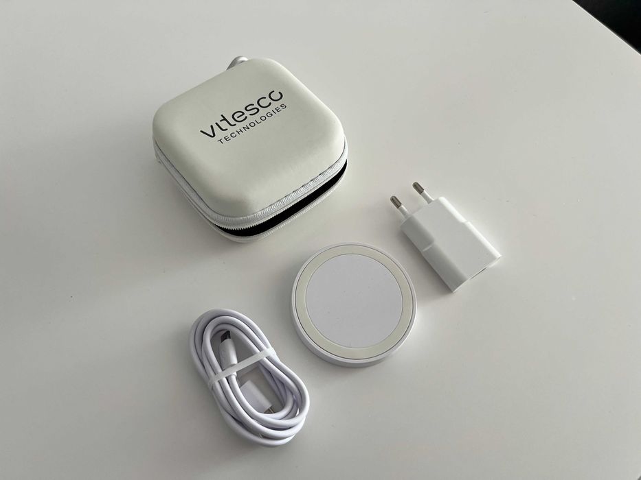 Set Incarcator Magnetic Wireless cu Tehnologie MagSafe + Husa