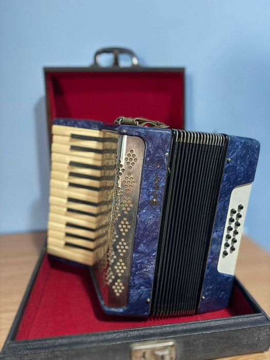 Acordeon de vânzare /PRET NEGOCIABIL!!!