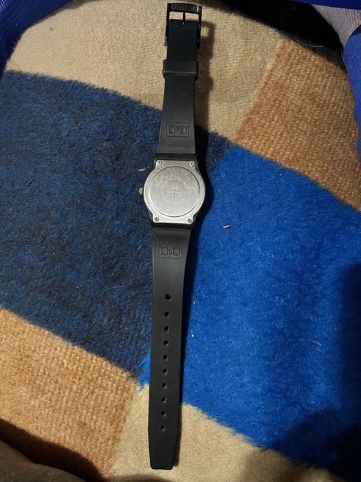 QnQ водоустойчив часовник