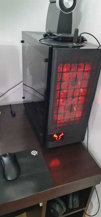 Vand pc gaming (i5 8600k, rtx 2070 super, etc)