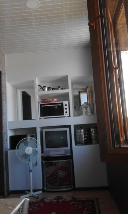 Куп каватли уй сотилади