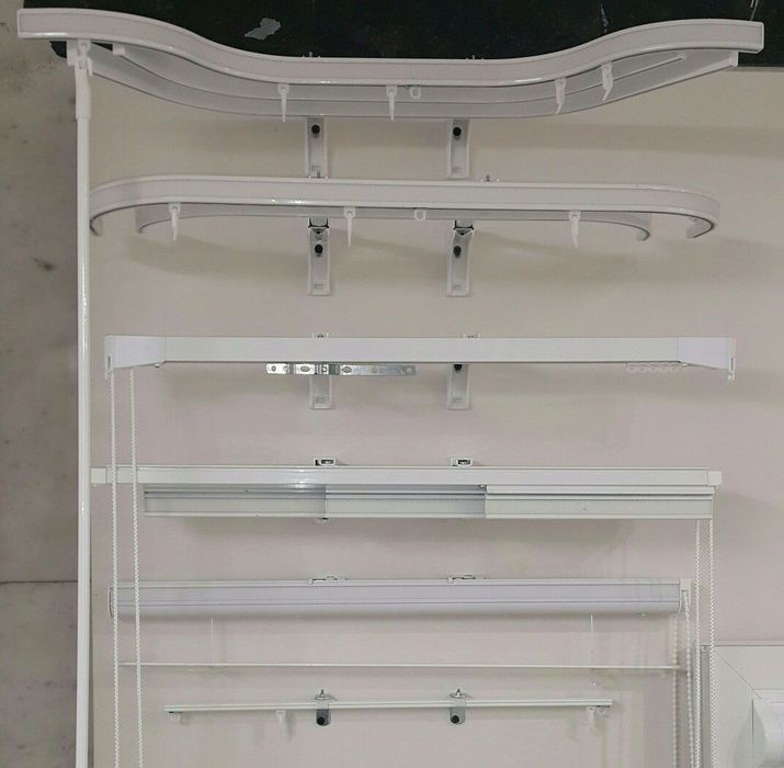 Установка карнизов.