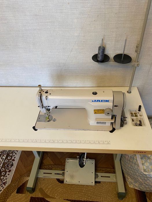 Продается швейная машина jack