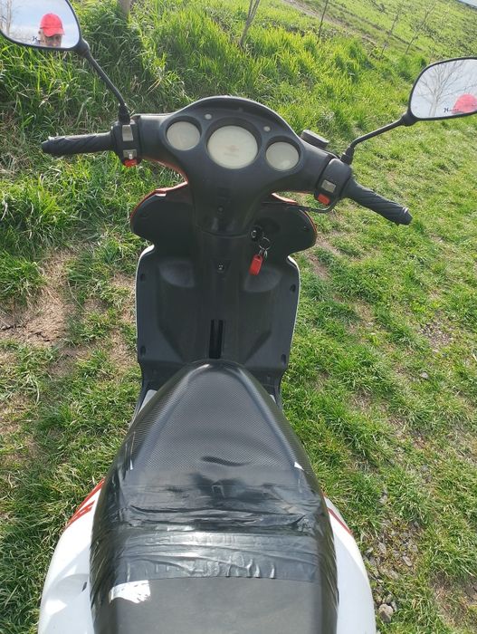 Scutere     50 funcționează