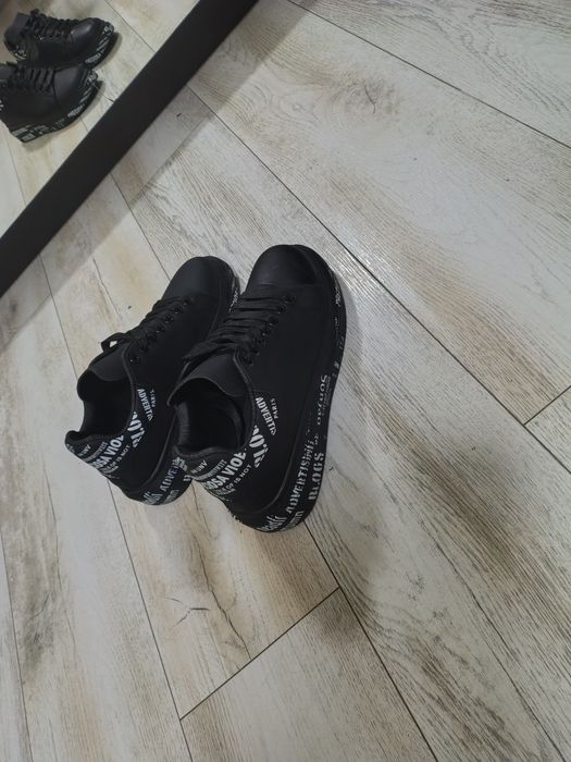Adidași Black Urban Style – Design Modern & Atitudine Premium