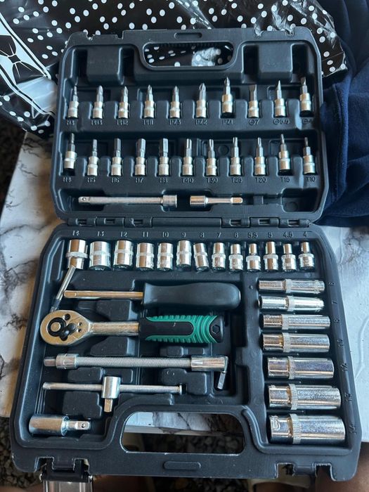 Продам набор ключей 42 предметов!