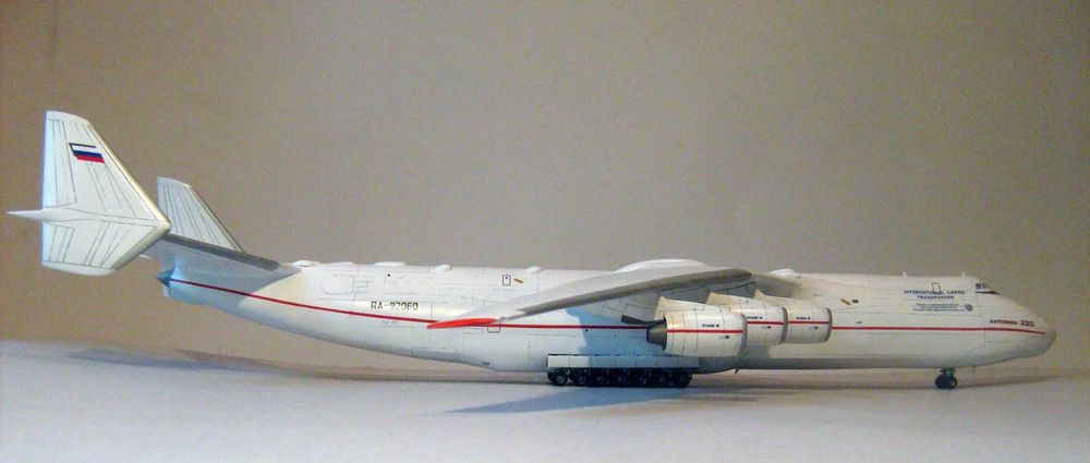 Модель самолета ан 225 Мрия