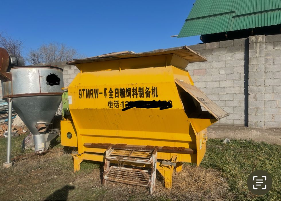 Продаю горизонтольный кормосмеситель