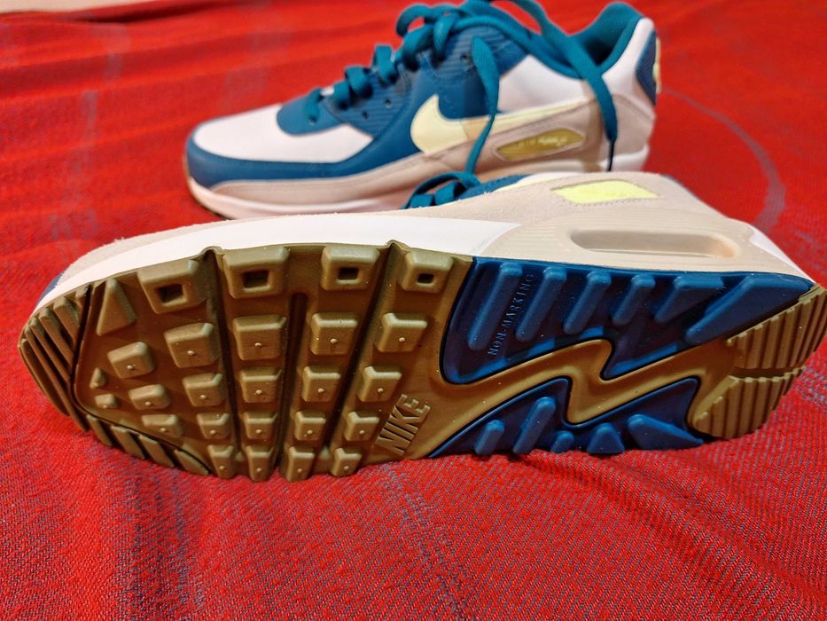 Дамски маратонки NIKE AIR MAX 90