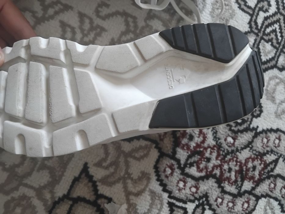 Кроссовки лёгкие 39 размер