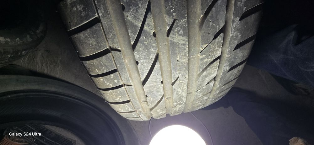 Продам шину 245/40/18 1шт