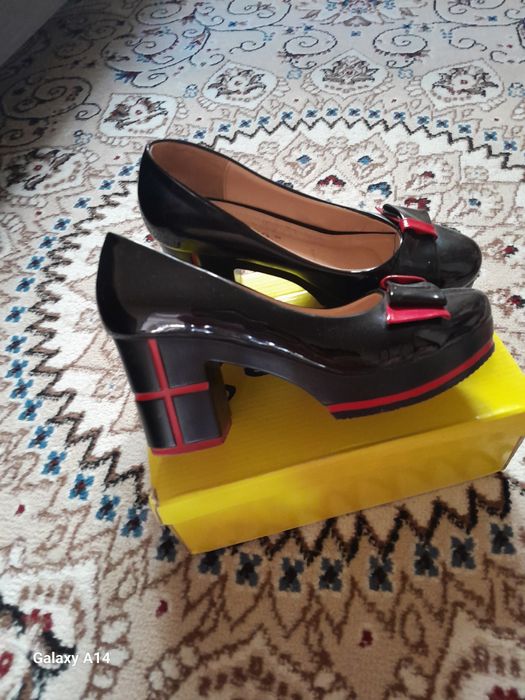 Женский обувь б/у