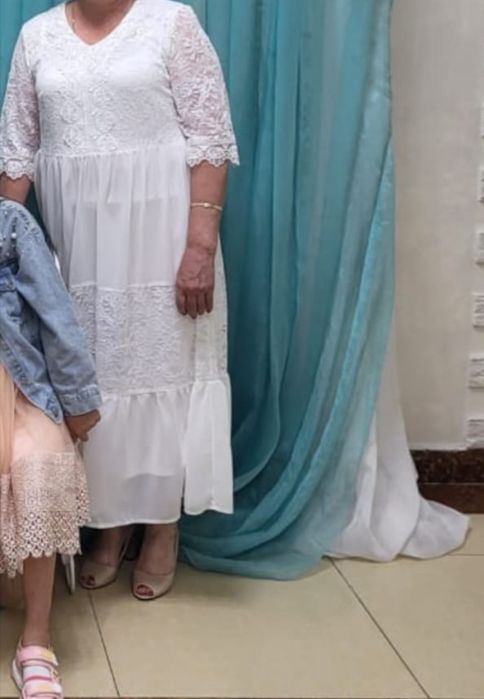 Продам красивое платье 10000