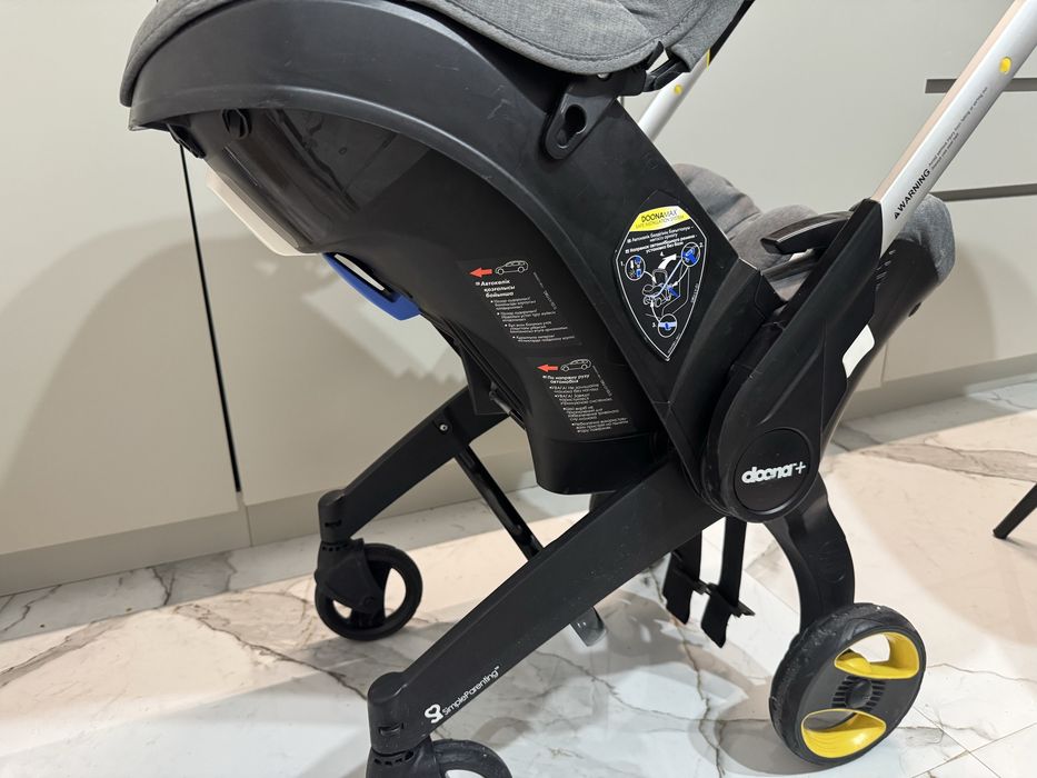 Продам коляску Doona