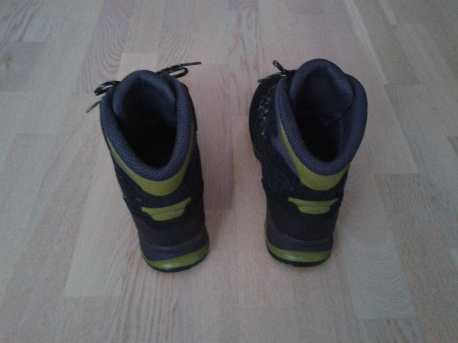 Bocanci de drumetie LOWA, mas. 41,5, Goretex, Germania, stare f. buna