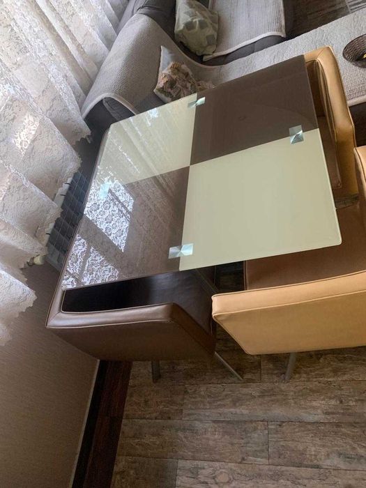 Стол+стулья для кухни