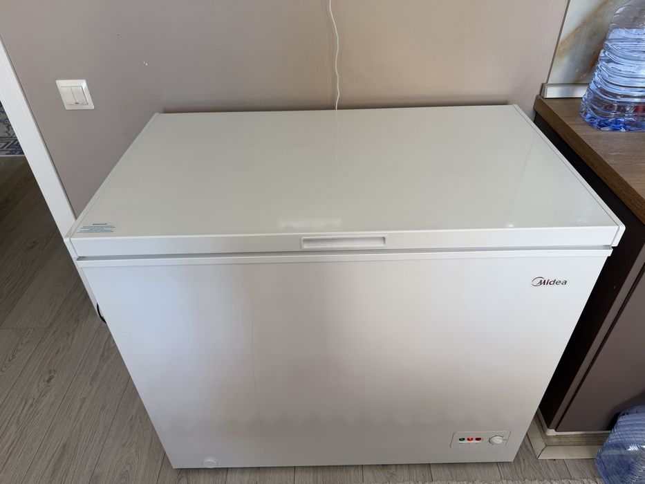 Срочно продам морозильник MIDEA б/у в отличном состоянии