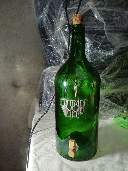 Бутилка за вино с кранче