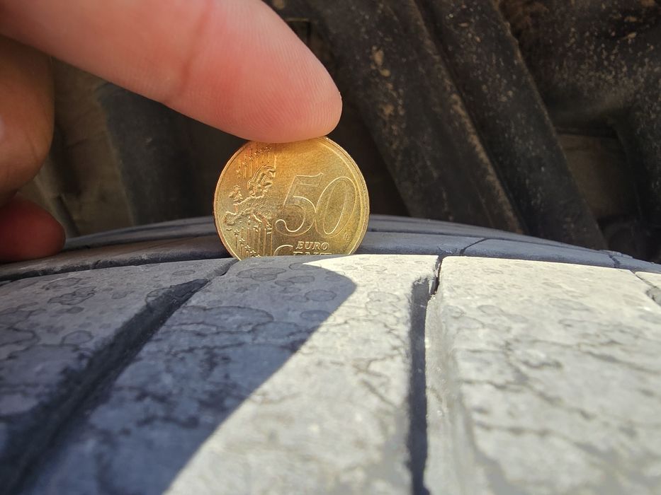 Bridgestone летни гуми 215/60/17
