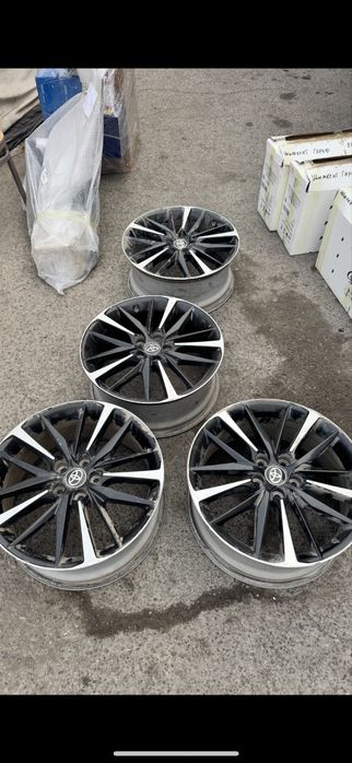 Camry диски R19..